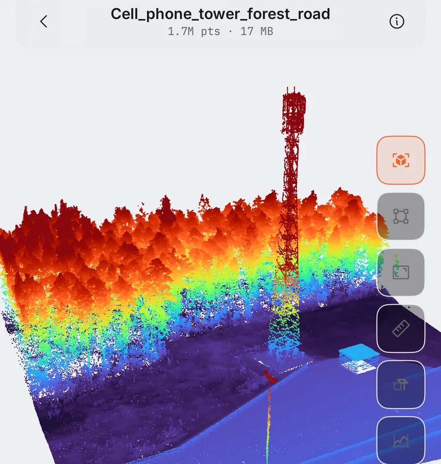 Вышка связи над лесом с раскраской по высоте на iPhone